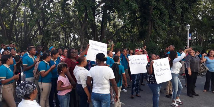 estudantes reclaman Ocoa