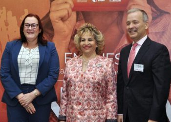MINISTRA MUJER Y ALEXANDRA