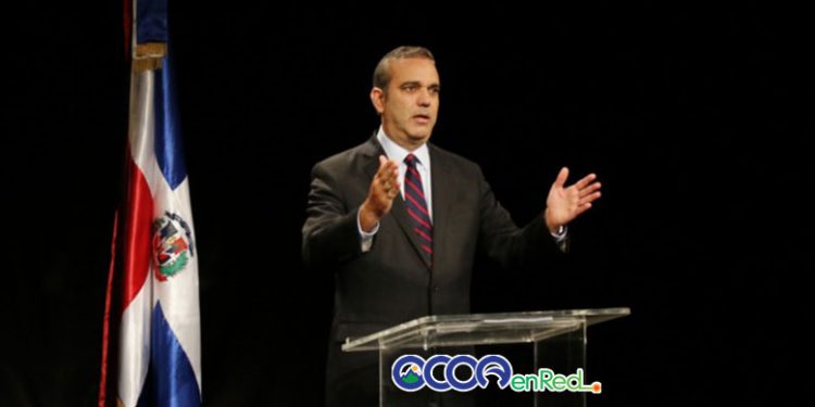 LUIS ABINADER PODIUN