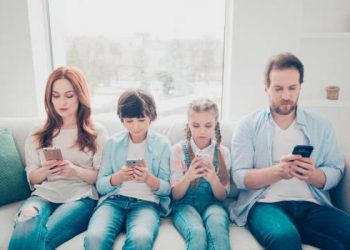 El celular en fmailia