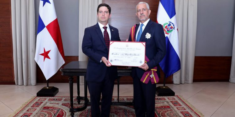 Fafo condecorado Panama