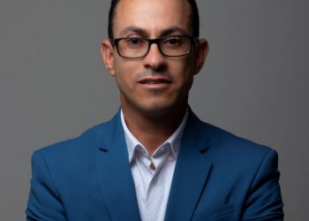 Julio Lluberes foto campana Ocoa