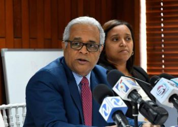 Ministro de Salud Publica coranorivus