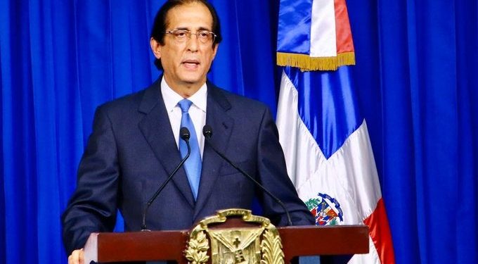 Gobierno prohíbe consumo de bebidas alcohólicas en colmados y suspensión o cancelación de servicios de telecomunicaciones