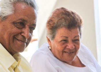 Familiares pareja de esposos muertos por COVID-19 en NY inician campaña para sepultarlos en Sabana Larga