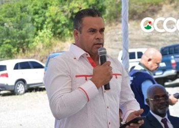 Comisión Covid- 19 de Ocoa entrega recursos y mascarillas autoridades de salud