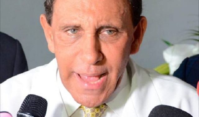 Confirman alta médica para Cruz Jiminián; ya está en su casa