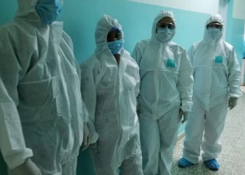 Personalidades donan equipos protección personal de salud Hospital San José