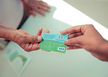 Vicepresidenta alerta sobre estafa con tarjetas Solidaridad en barrios de la Capital