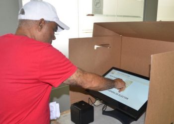 Informe OEA dice fallo en Voto Automatizado se debió a software mal diseñado