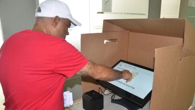 Informe OEA dice fallo en Voto Automatizado se debió a software mal diseñado