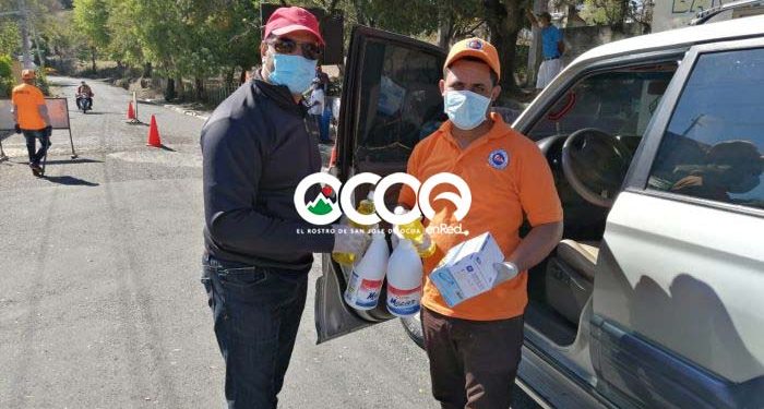 Candidato a diputado Dionisio Santana distribuye mascarillas, guantes y productos de desinfección para el Covid-19
