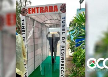 Instalan en el hospital San José túnel de desinfección ante COVID-19