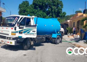 INAPA gasta miles de peso en distribuir agua a Sabana Larga; empresarios tienen el 80% para siembras