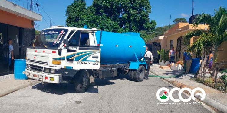 INAPA gasta miles de peso en distribuir agua a Sabana Larga; empresarios tienen el 80% para siembras