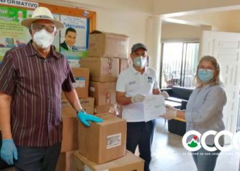 Comisión de Alto Nivel entrega insumos médicos a San José de Ocoa para COVID-19