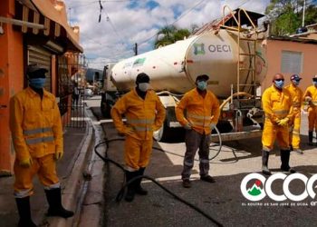 Salud Pública Ocoa y otras entidades fumigan casas en varios sectores