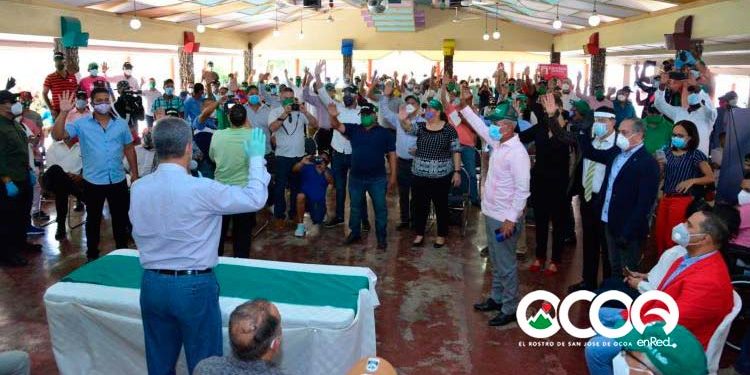 Leonel promete obras para Ocoa; juramenta dirigentes del PLD y otras organizaciones