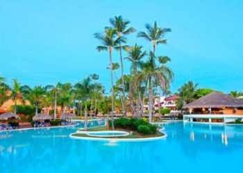 Instituciones turísticas entregan protocolo medidas sanitarias, operativas y de seguridad al MITUR