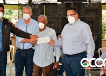 Gobierno entrega recursos a productores de San José de Ocoa y San Cristóbal