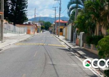 Motoristas ponen en riesgo vecinos cercano Escuela Irma Brito; piden Alcaldía instalar reductor