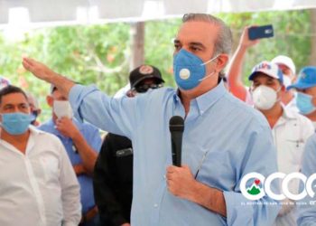 Abinader y su esposa dan positivos al COVID-19