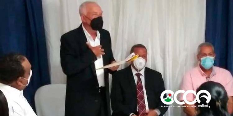 Profesor Manen González toma posesión como nuevo gobernador de San José de Ocoa