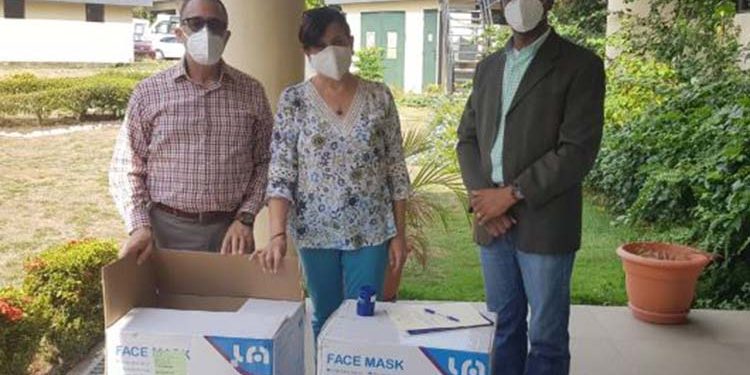 Ocoa de Pie gestiona y entrega siete mil mascarillas y 180 pruebas rápidas