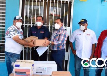 Textileros donan más de un millón de pesos en insumos al hospital de Rancho Arriba