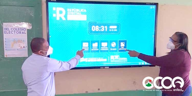 Educación lleva modernidad a escuelas de Barahona