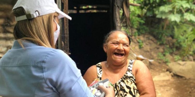 Movimiento Ocoa con Gonzalo entrega más 6 mil raciones alimenticias
