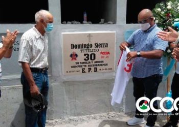 VIDEO: Deportistas develizan tarja en honor a Domingo Sierra (Titilito)