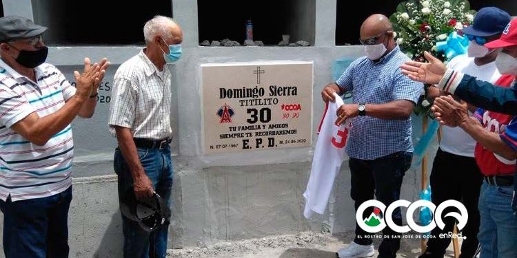 VIDEO: Deportistas develizan tarja en honor a Domingo Sierra (Titilito)