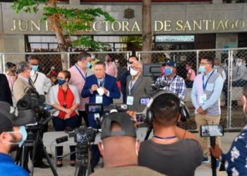 Se entrega seguridad acusado de robo de 37 millones en Junta Electoral de Santiago