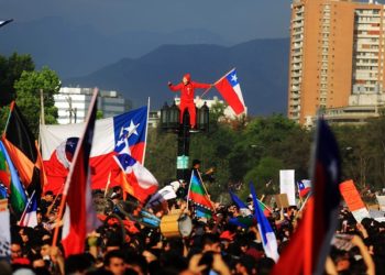 Chile promulga histórica ley de retiro anticipado de pensiones