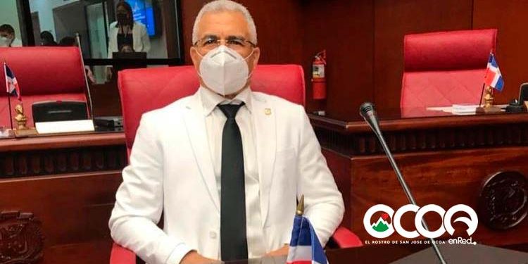 José Antonio Castillo asume sus funciones como senador