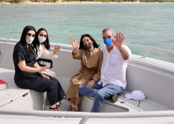 Abinader recorre Pedernales; impulsará desarrollo turístico e integral de la provincia