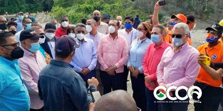 Senadores visitan obras prioritarias en San Cristóbal