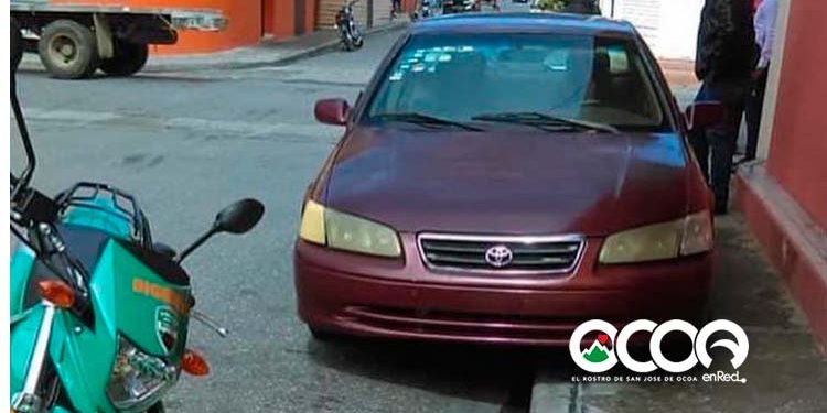 DIGESETT y Policía Municipal Ocoa inician operativo fiscalización vehículos por obstruir tránsito