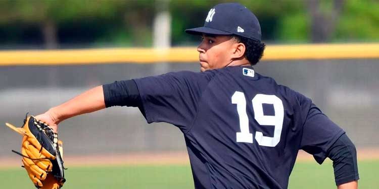 Prospecto Deivi García en sólida actuación en debut con Yankees