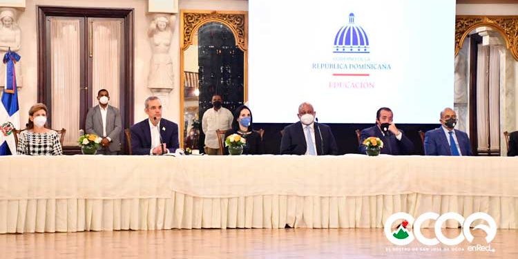 Colegios privados pueden dar inicio solo como retroalimentación; programa oficial será en noviembre