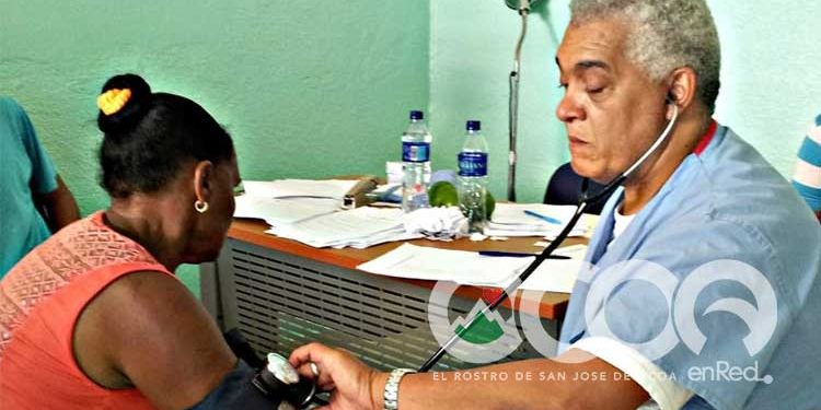 El doctor Romil Vásquez designado nuevo director provincial de salud de San José de Ocoa