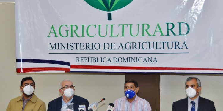 Agricultura y Banco Agrícola lanzan fondo especial de RD$5,000 millones para reactivar la agropecuaria y crear empleos