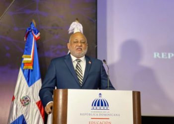 Ministro Educación apela al apoyo familiar en año escolar