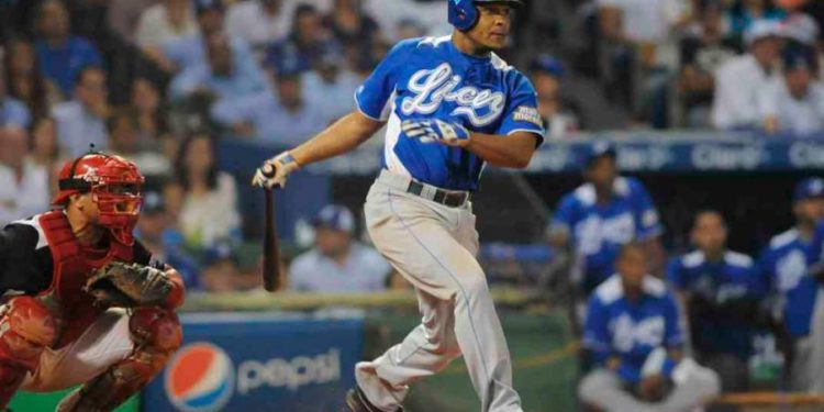 Licey otorga contrato de un día a Anderson Hernández; menor se retira con su equipo