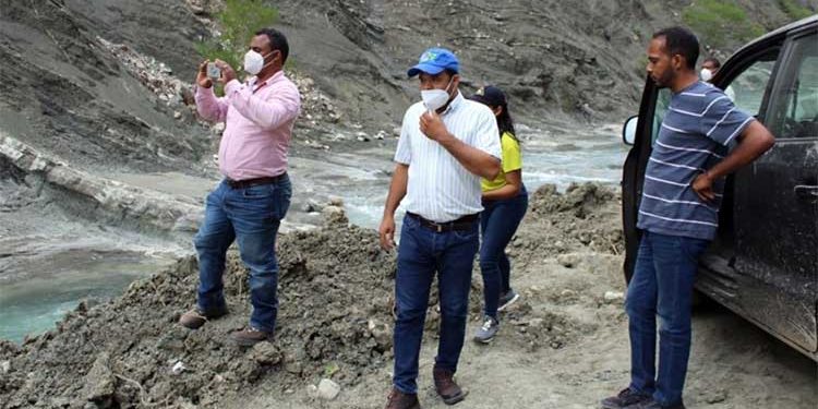 Comisión de Obras Públicas evalúa puntos críticos carretera El Pinar – Los Tramojos