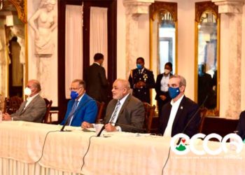 Educación firma acuerdos con televisoras para transmitir año escolar