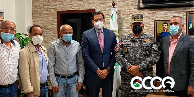 General Mancebo Bautista se reúne con alcaldes de Ocoa