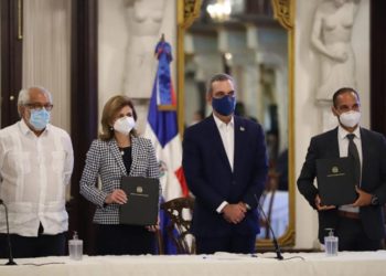 Gobierno comprará 10 millones de dosis de vacunas contra coronavirus