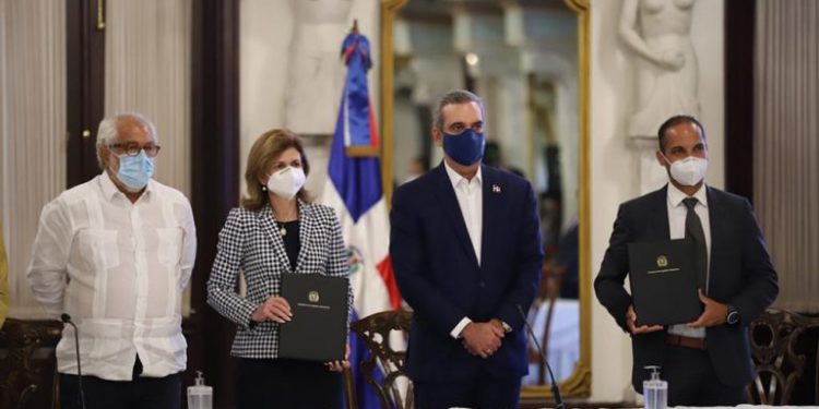 Gobierno comprará 10 millones de dosis de vacunas contra coronavirus